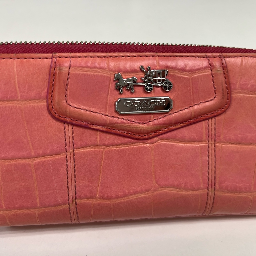 Preloved - Picture 3 of 9